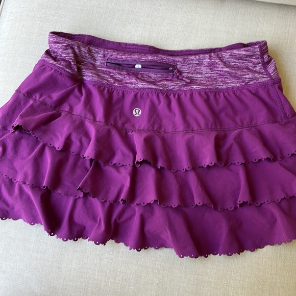Rare Lululemon Run Weightless Ruffled, Tiered Dewberry Skort - size 6 - Picture 3 of 11